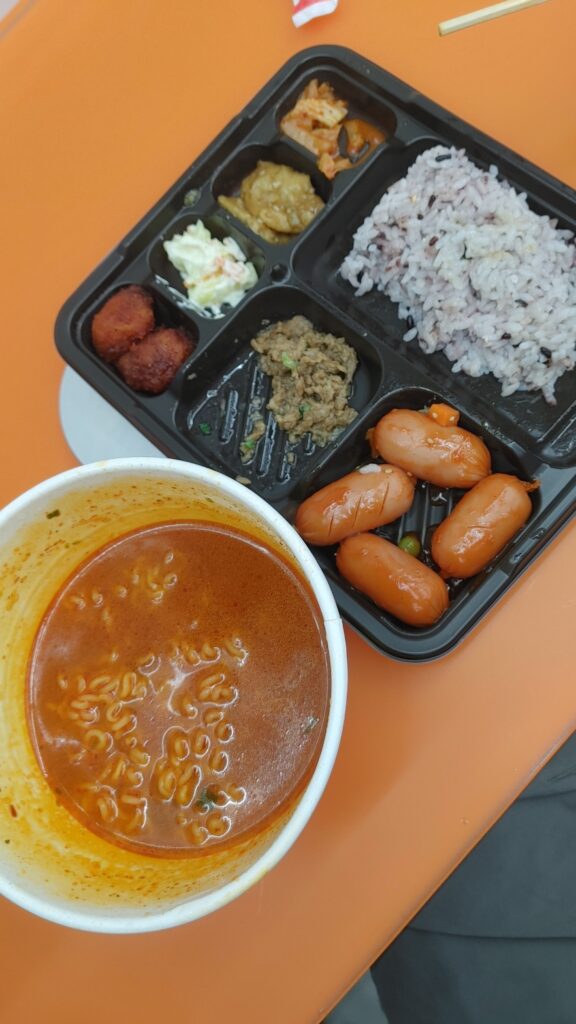 convient store, i alway buy dosirak and Cup ramen with soup